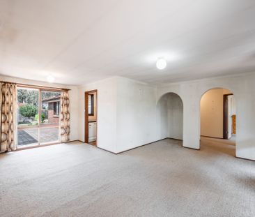 Experience the comfort of 83 Charter Road West, Sunbury - Photo 1