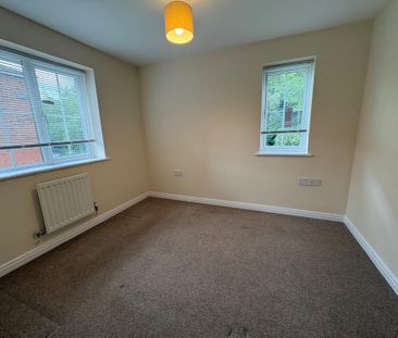 2 bedroom end of terrace house to rent - Photo 2
