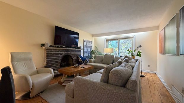 For Lease - 5 Apollo Drive, Toronto, Ontario - Photo 1