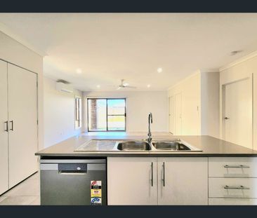 21 Marie Court, Crestmead, Qld 4132 - Photo 2