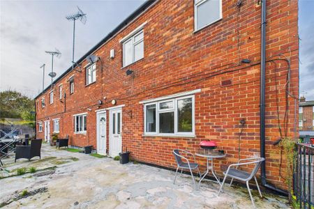 3 bedroom maisonette to rent - Photo 5