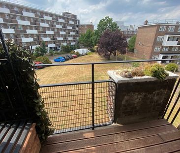 1 Bed Flat, Battersea, SW8 - Photo 1