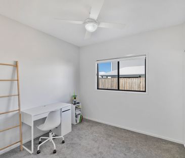 Stylish Family Home in a Prime Location - Photo 5