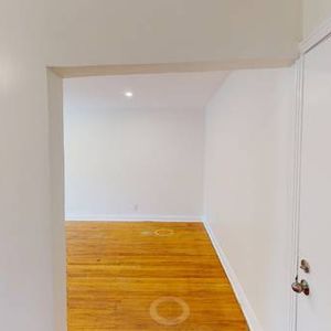 Bright and Spacious 2-bedroom apartment - Photo 2