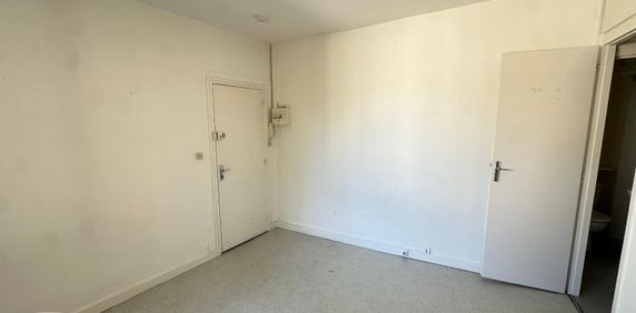 Location Appartement 1 pièce 16m² POITIERS 86000 - Photo 2