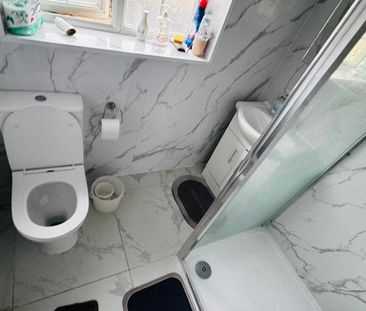 2 bedroom semi-detached house to rent - Photo 3