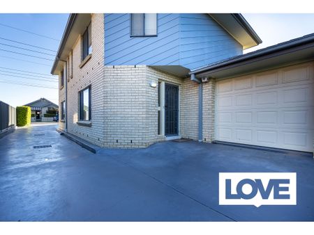 2/123 Broadmeadow Road, Broadmeadow, NSW, 2292 - Photo 2