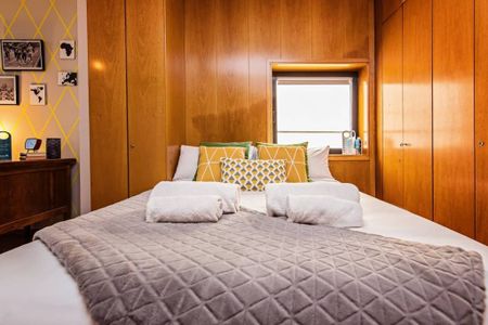 Carrer de Ramon Turró, Barcelona, Catalonia 08005 - Photo 2