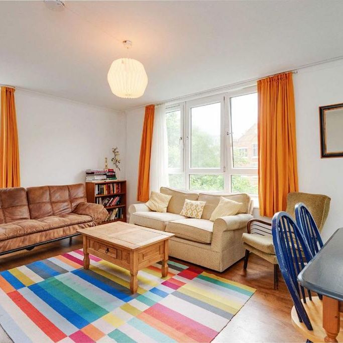 4 bedroom flat to rent - Photo 1