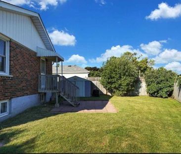 For Lease - 49 Grassmere Court, Oshawa, Ontario - Photo 5