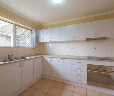 PERFECT LOCATION! - Photo 3