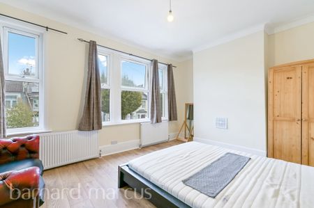 Green Lanes, Turnpike Lane - Photo 2