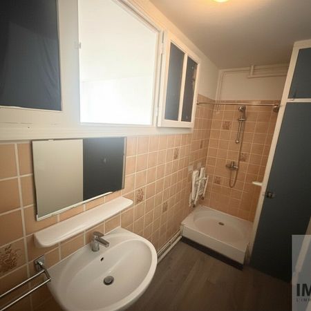 Location Appartement 2 pièces 52m² GRAMAT 46500 - Photo 3