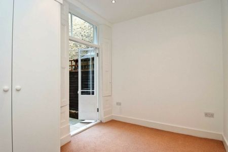 Sangora Road, SW11, London - Photo 5