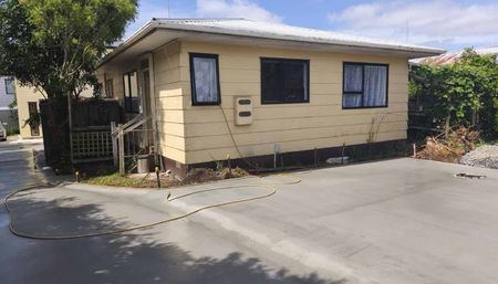 Family Friendly - Photo 3