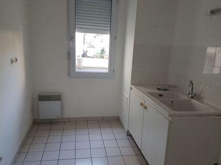 Location Appartement 2 pièces 48m² ORLEANS 45000 - Photo 3