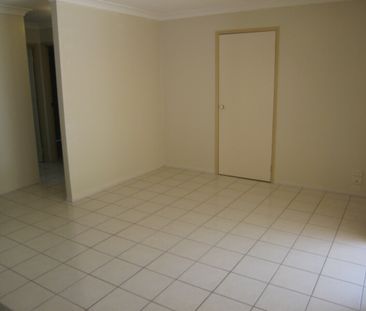 Spacious 4-Bedroom Family Home in Parkwood - Photo 1