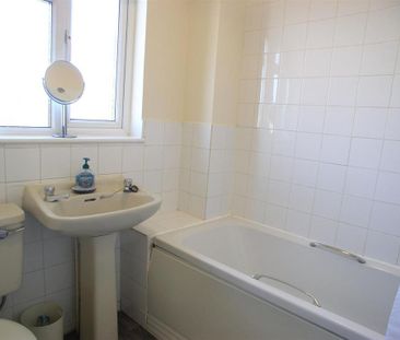 1 bedroom semi-detached house to rent - Photo 5