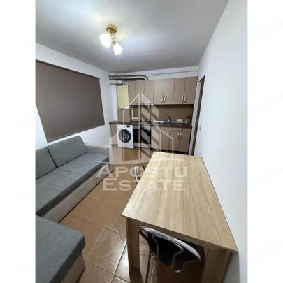 Inchiriez apartament 2 camere, modern, bloc nou, Giroczona excelenta - Photo 1