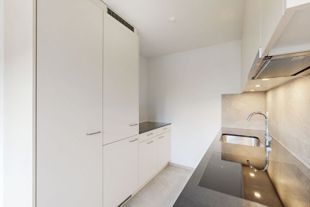 Renovated - Modern - Central - Your new home? - Photo 1