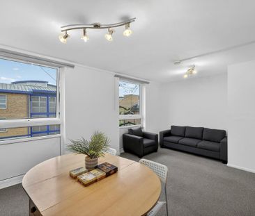 3 bedroom flat to rent - Photo 3