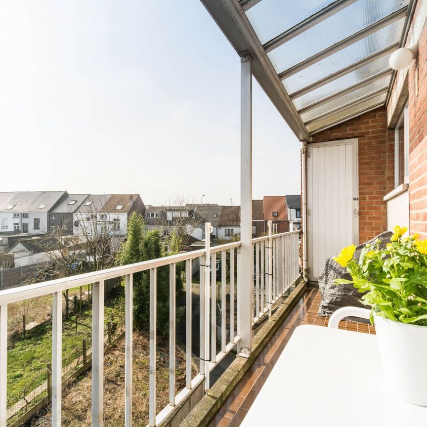 Instapklaar appartement met terras, ruime garage en kelder - Photo 1