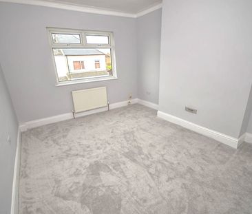 2 bed flat to rent in Baring Street, South Shields, NE33 - Photo 2