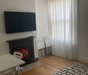 2 Bed Semi-Detached House, Elfindale Road, SE24 - Photo 1