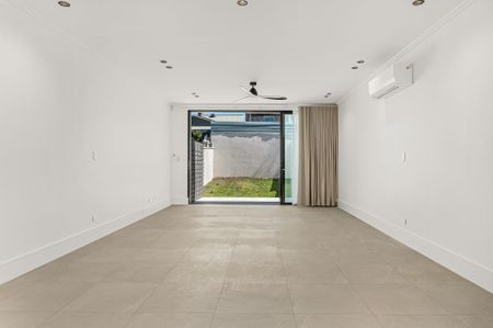 Brand New Designer Residence in the Heart of Newtown - Photo 3