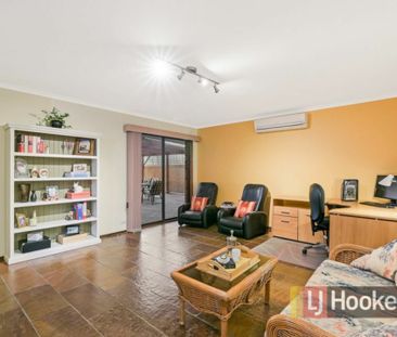 32 Beckington Crescent, Hampton Park VIC - Photo 6