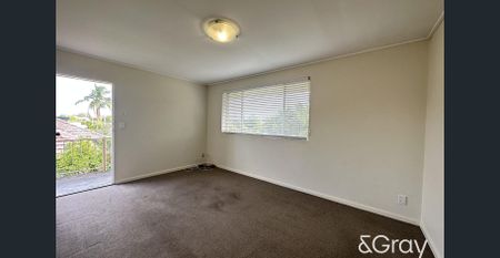 Comfort & Convenience in an Ideal Location! - Photo 3