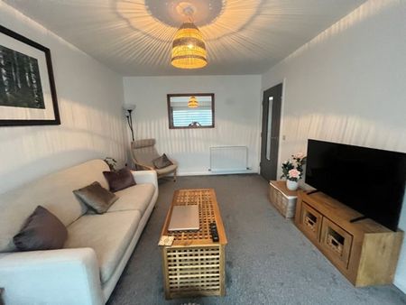 8 Westenra Gardens, AB42 0AF, Peterhead - Photo 2