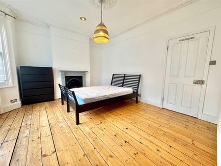 Claxton Grove, London - Photo 2