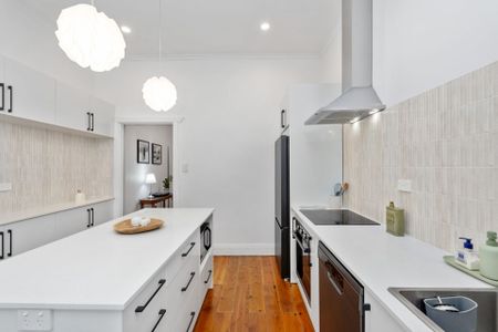 Spacious two bedroom gem in the heart of Evandale - Photo 2