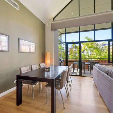 EXECUTIVE LIVING IN SUBIACO - Photo 3