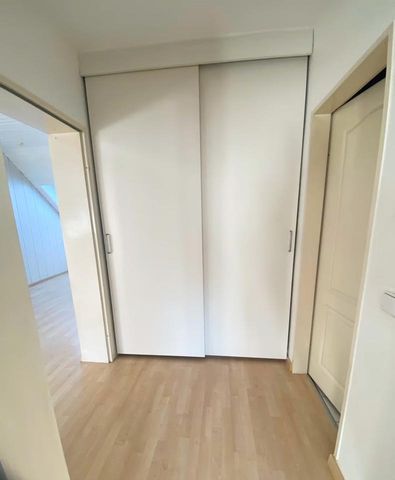 Schöne 2 ZKB Wohnung mit Balkon am Saarbrücker Schloss - Photo 2