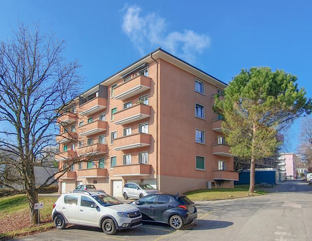 Appartement de 2,5 pièces situé au rez-de-chaussée. - Foto 1