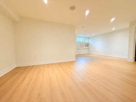 For Lease - 1 Tudor Gate, Toronto, Ontario - Photo 4