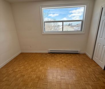 For Lease - 346 Elgin Court Unit# 9, Oshawa, Ontario - Photo 4