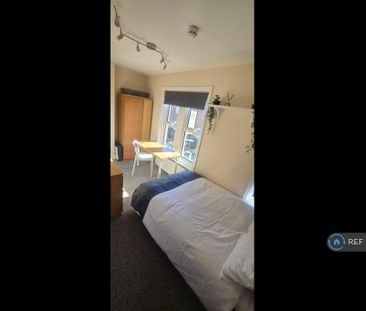 1 bedroom in a flat share to rent - Photo 6
