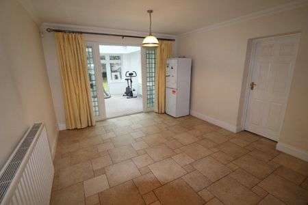 Burntwood Avenue, Emerson Park, RM11 3JB, Property for rent - Photo 2