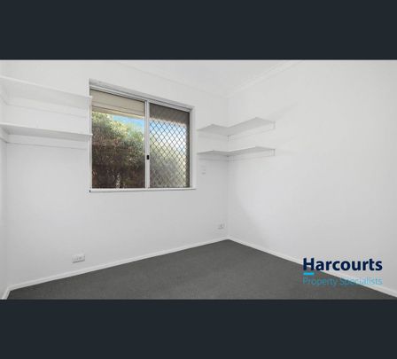 17 Leumeah Street, Armadale, WA 6112 - Photo 1