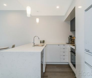 Modern One-Bedroom Apartment with Spectacular Views & Resort-Style ... - Photo 1