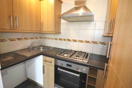 2 bedroom flat to rent - Photo 5