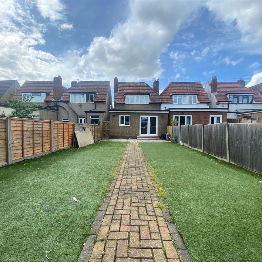 Thornton Avenue, West Drayton, UB7 - Photo 1