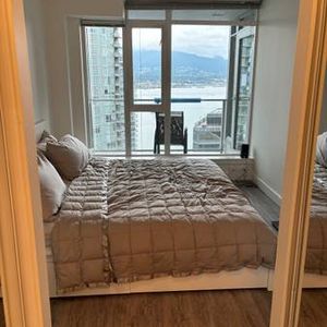 1 Bedroom and Den at Coal Harbour - Photo 2