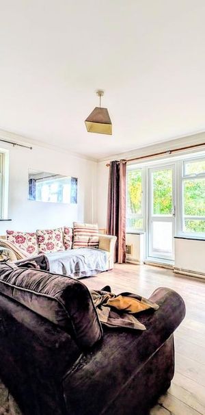 3 bedroom flat to rent - Photo 1