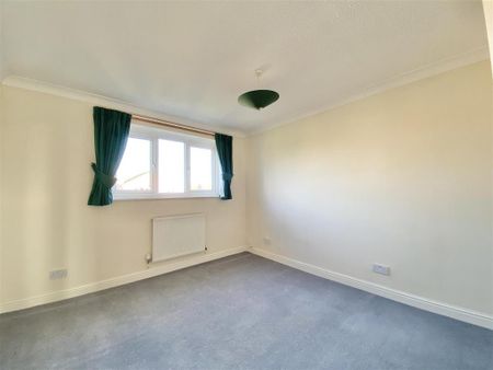 3 bedroom detached house to rent - Photo 3