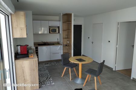 Location Appartement 2 pièces 40m² - Photo 4