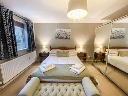 2 bedroom terraced house to rent - Photo 2